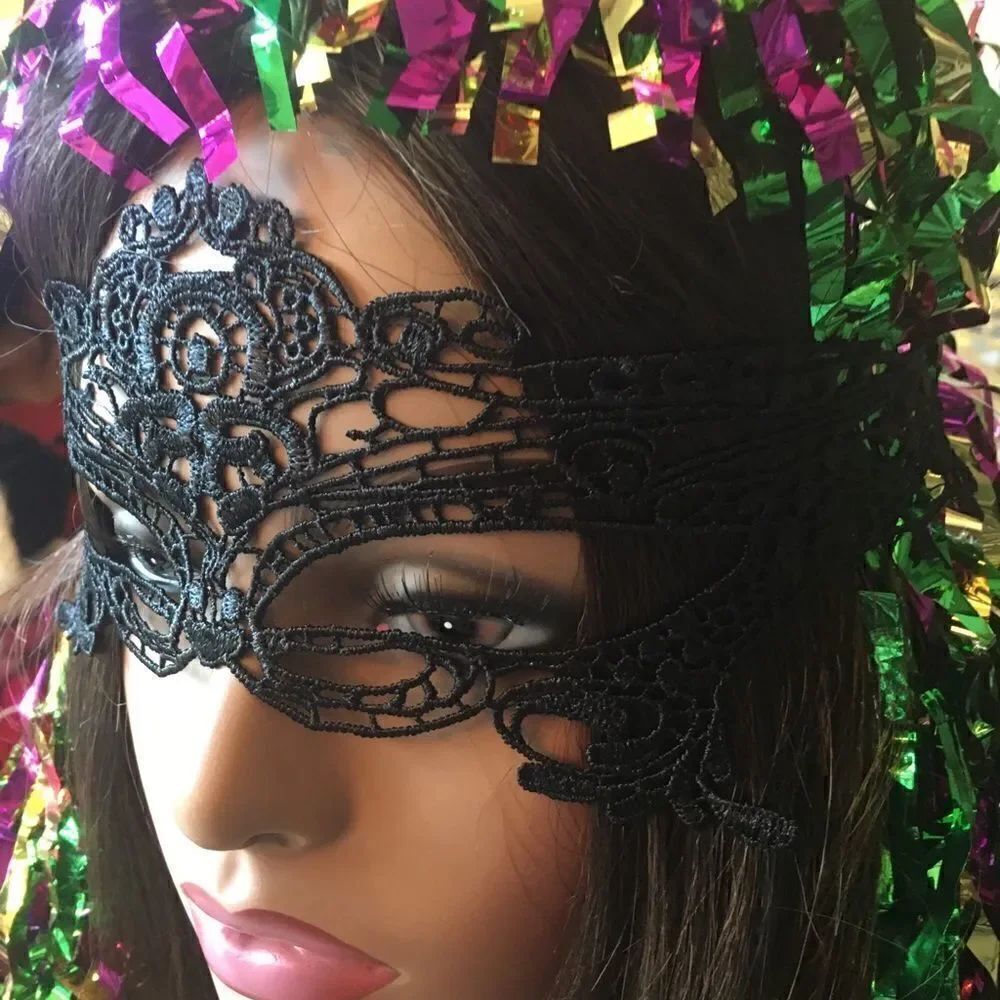 🎃 - 17 Lace Mask! - Picture 7 of 8